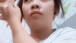 Desi Kembali Bicara: “Kalau Memang Risih, Kenapa Baru Sekarang Bersuara? Sebelum Saya Tinggal di Sini Tenang-tenang Saja, Malah Hampir Semua Wanita di Kawasan Ini yang Kerja BO”