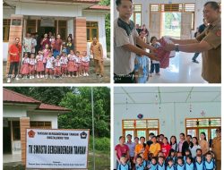 Memprihatinkan! Siswa PAUD KB Bergandengan Tangan di Nias Barat Belajar Beralaskan Tikar, Orang Tua Desak Perhatian Pemerintah